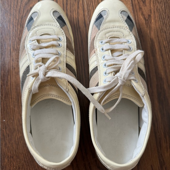 Burberry shoes size 37 (US 6.5) - Picture 3 of 5